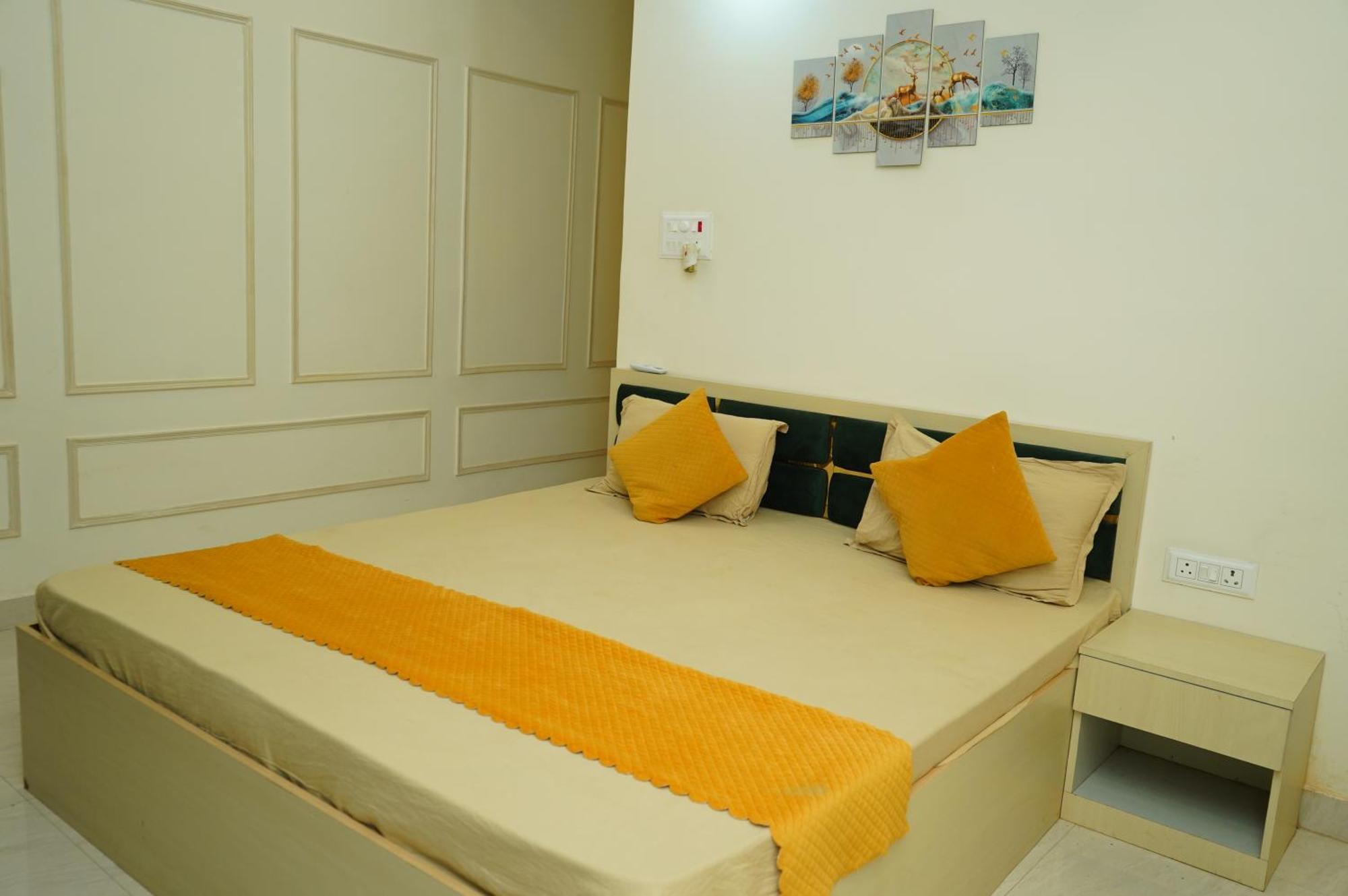 Hotel Golden Lotus 4*