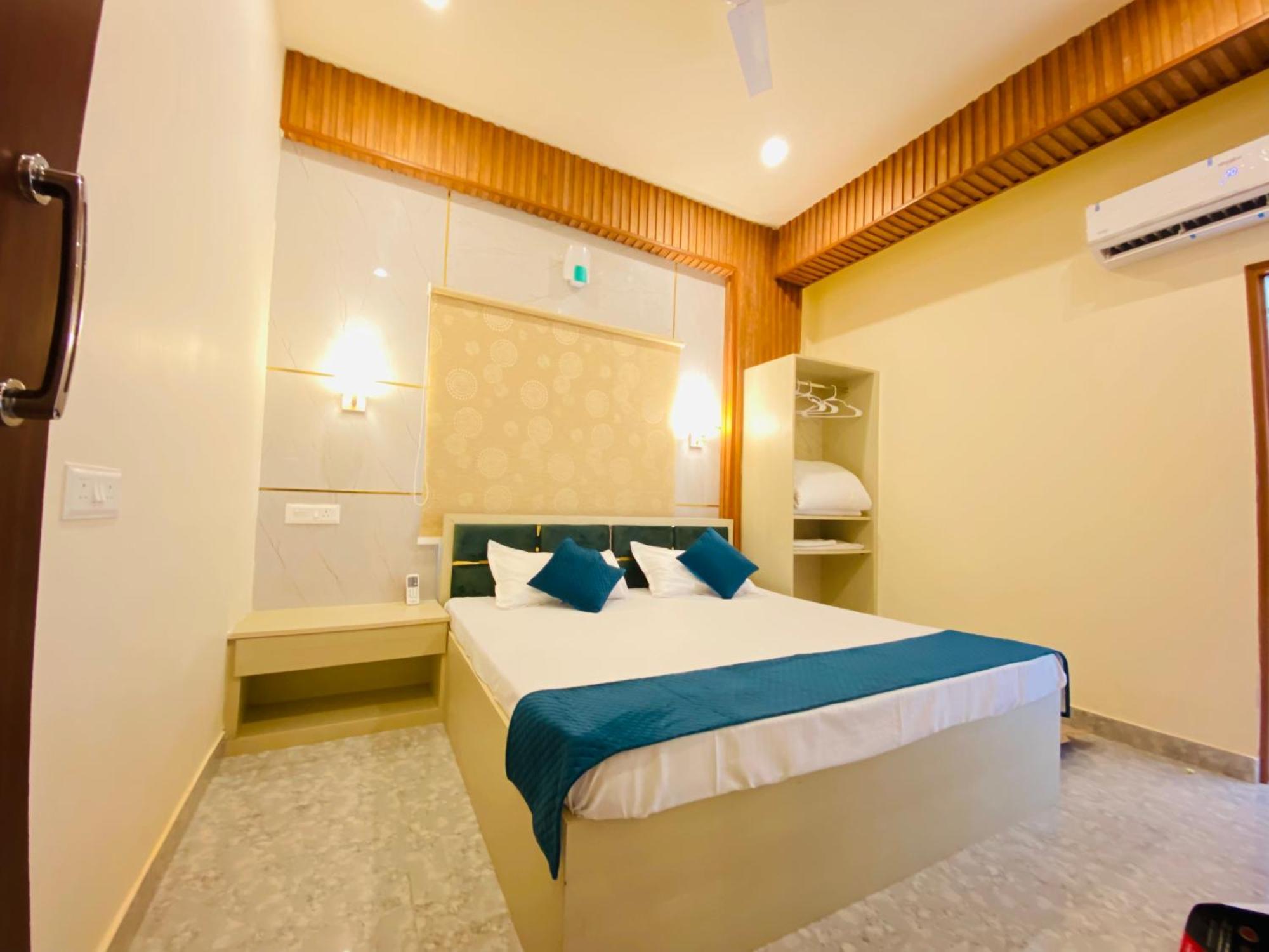 Hotel Golden Lotus 4*