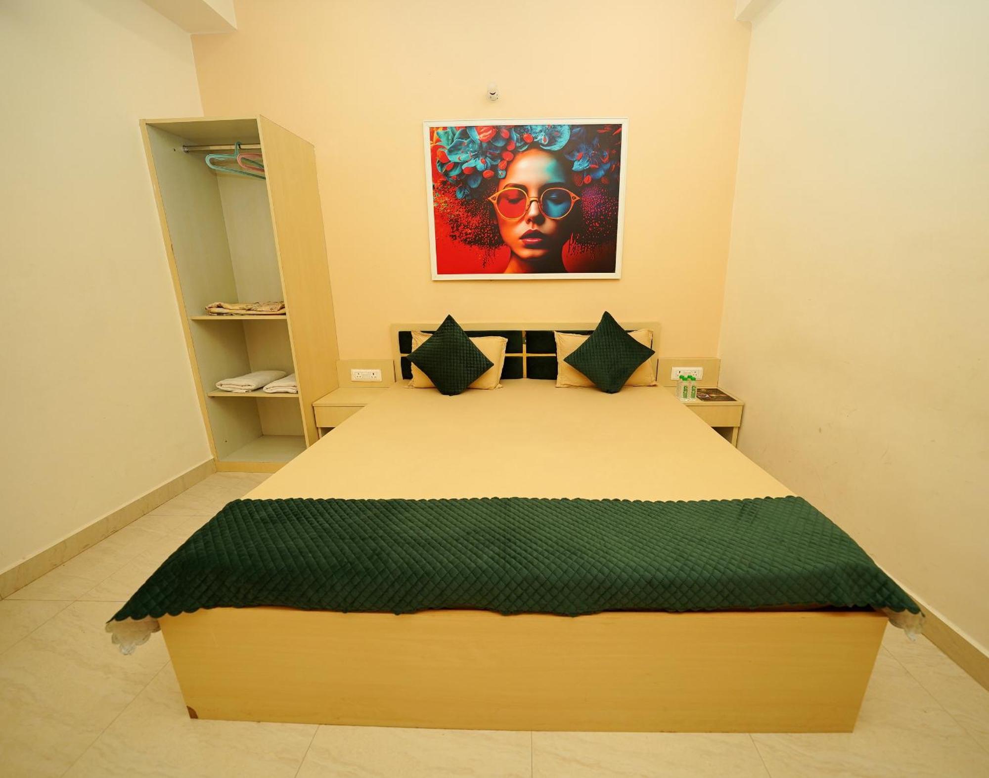 Hotel Golden Lotus 4*